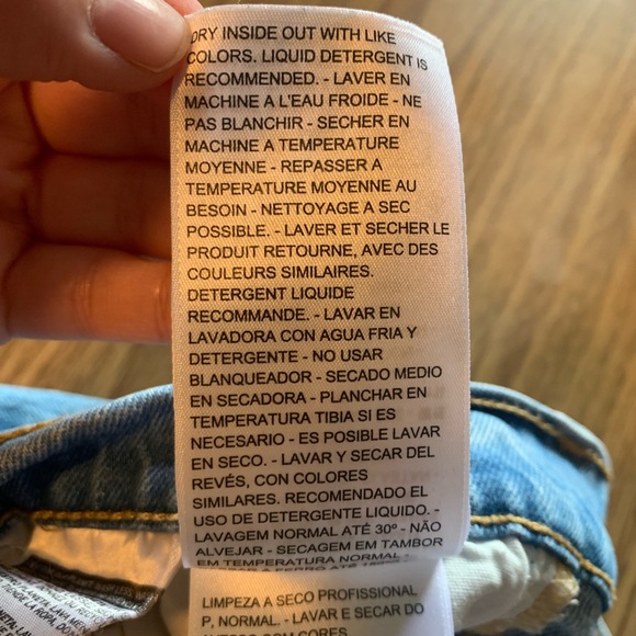 Levi’s 501 Skinny Jean - Light wash - Distressed - Picture 10 of 13